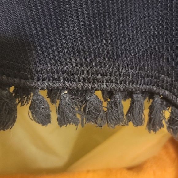 Nwot, Maya Kay fashion Boutique, XL Black, Jersey Lng sleeve, fringed bottom. - Picture 5 of 5